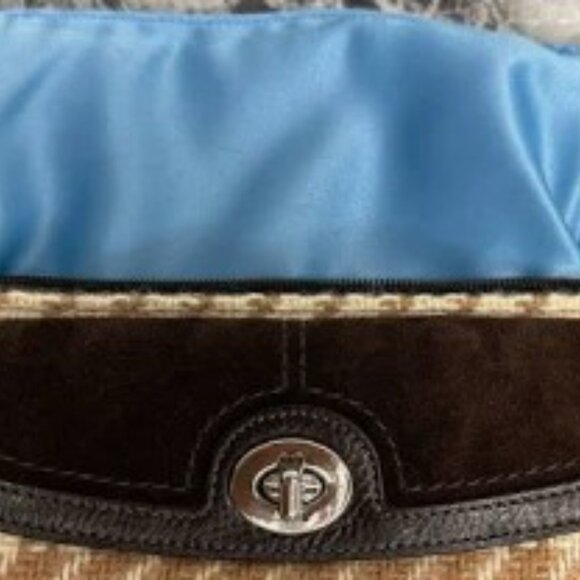 Pristine 2005 Coach Wool Houndstooth & Suede Turn-lock Wristlet - Picture 6 of 10